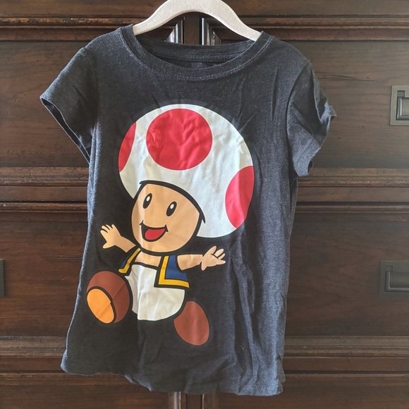 Super Mario Brothers Toad short sleeve graphic tee in size M - Picture 1 of 3